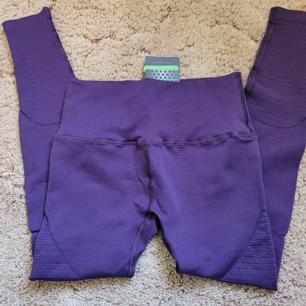 Alphalete revival leggings